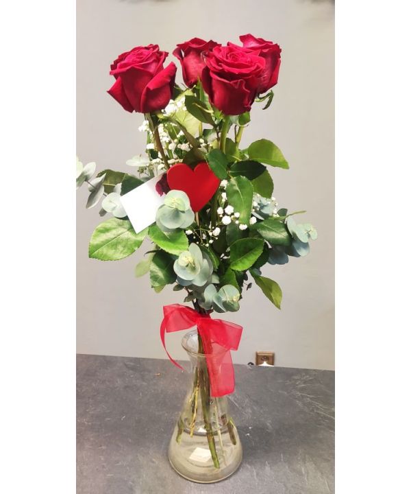 Valentýnská kytice rudých růží